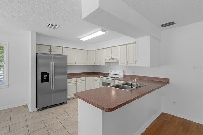 Building Photo - 8134 Papaya St