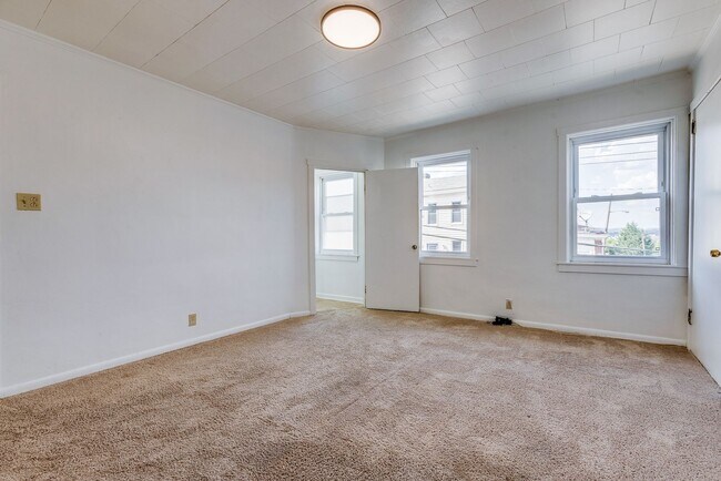 Building Photo - 1 St Martin St