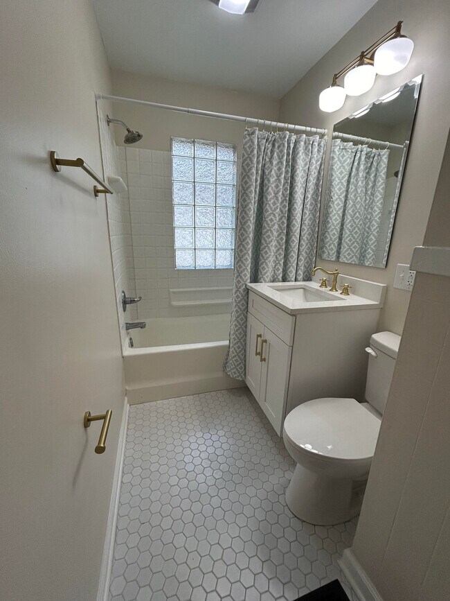 Building Photo - 4952 W 12th St