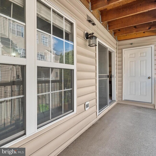 Building Photo - 5117 Donovan Dr