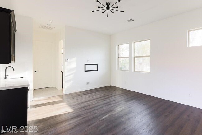 Building Photo - 6110 Pebble Glen Ct
