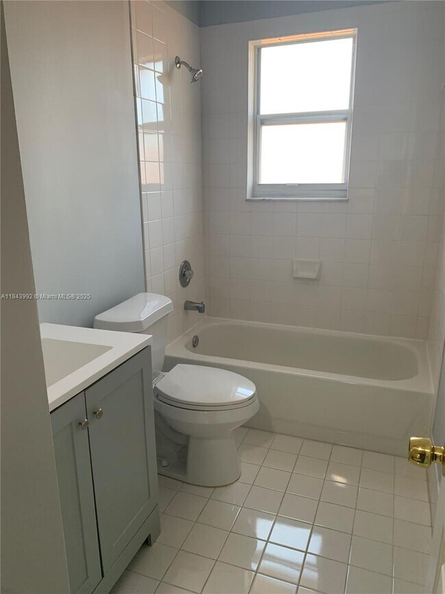Building Photo - 15857 SW 85th Ln