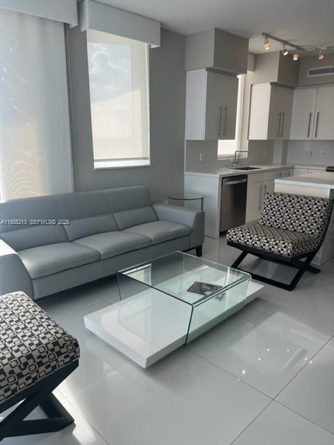 Building Photo - 1745 E Hallandale Beach Blvd