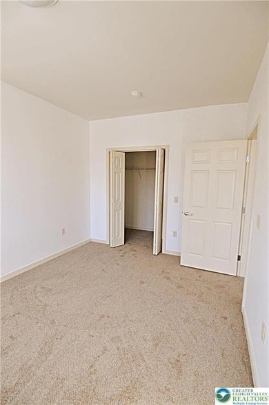 Building Photo - 2121 Hokendauqua Ave