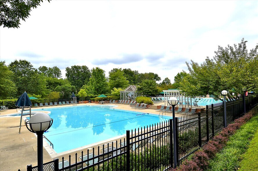 Building Photo - 10703 Hampton Mill Ter