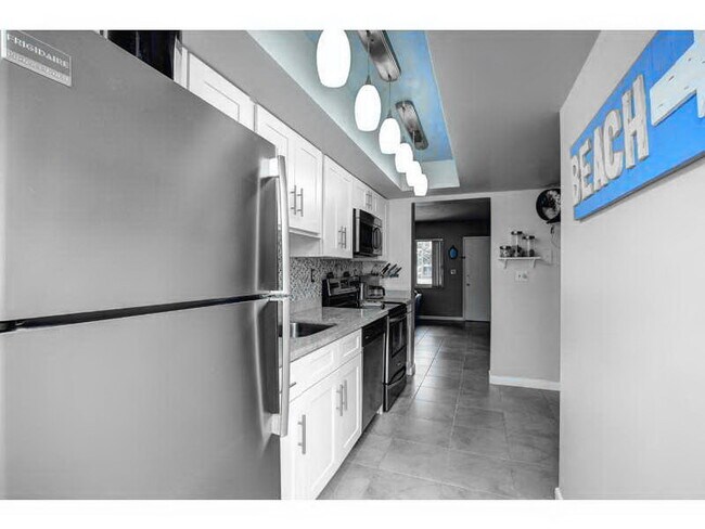 Building Photo - 3213 Colony Club Rd