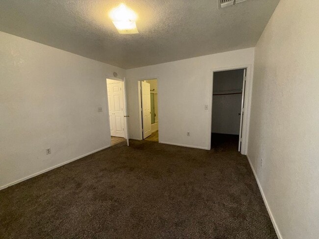Building Photo - 807 Gemstone Ave