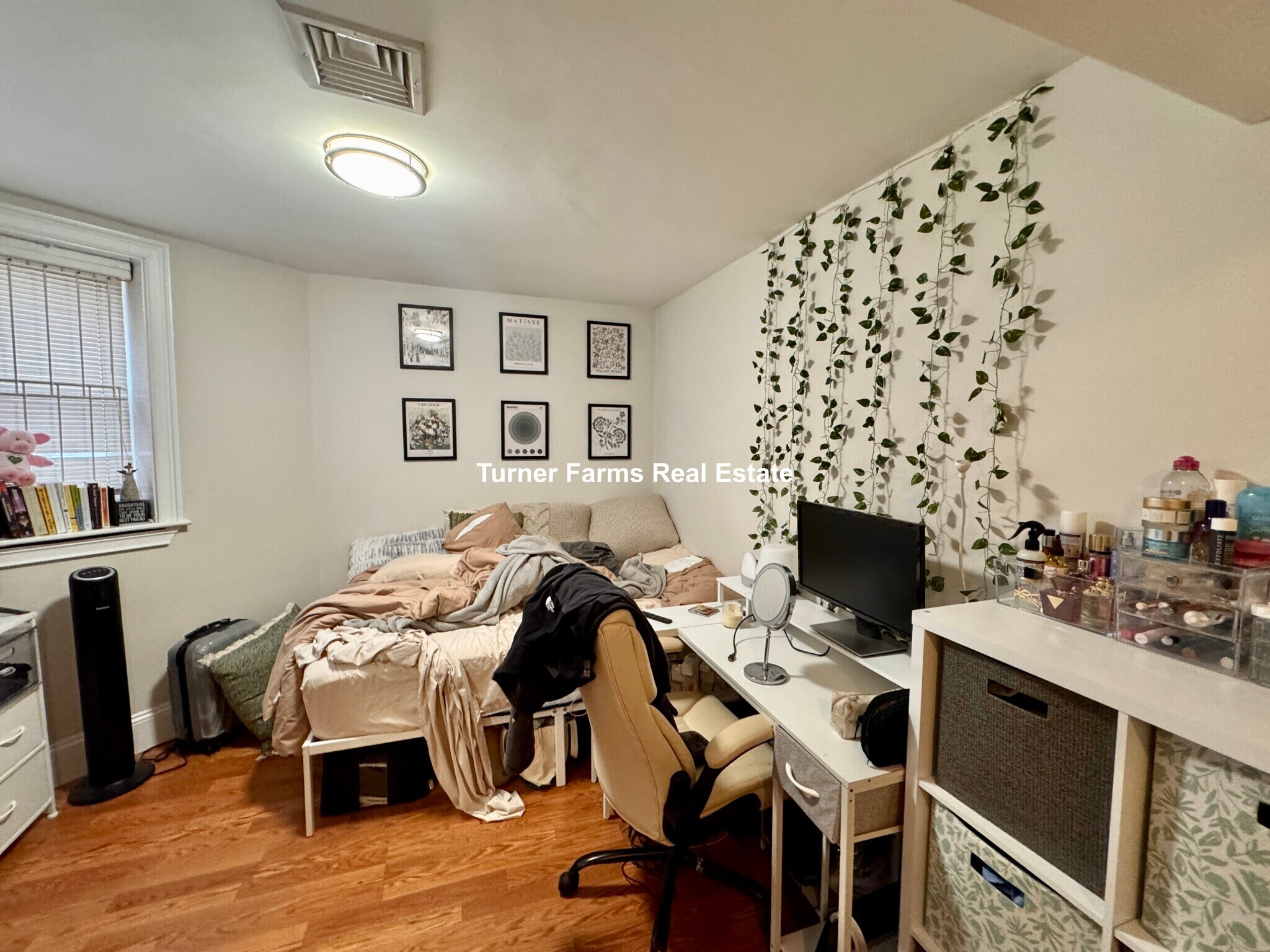 Building Photo - 719 Parker St