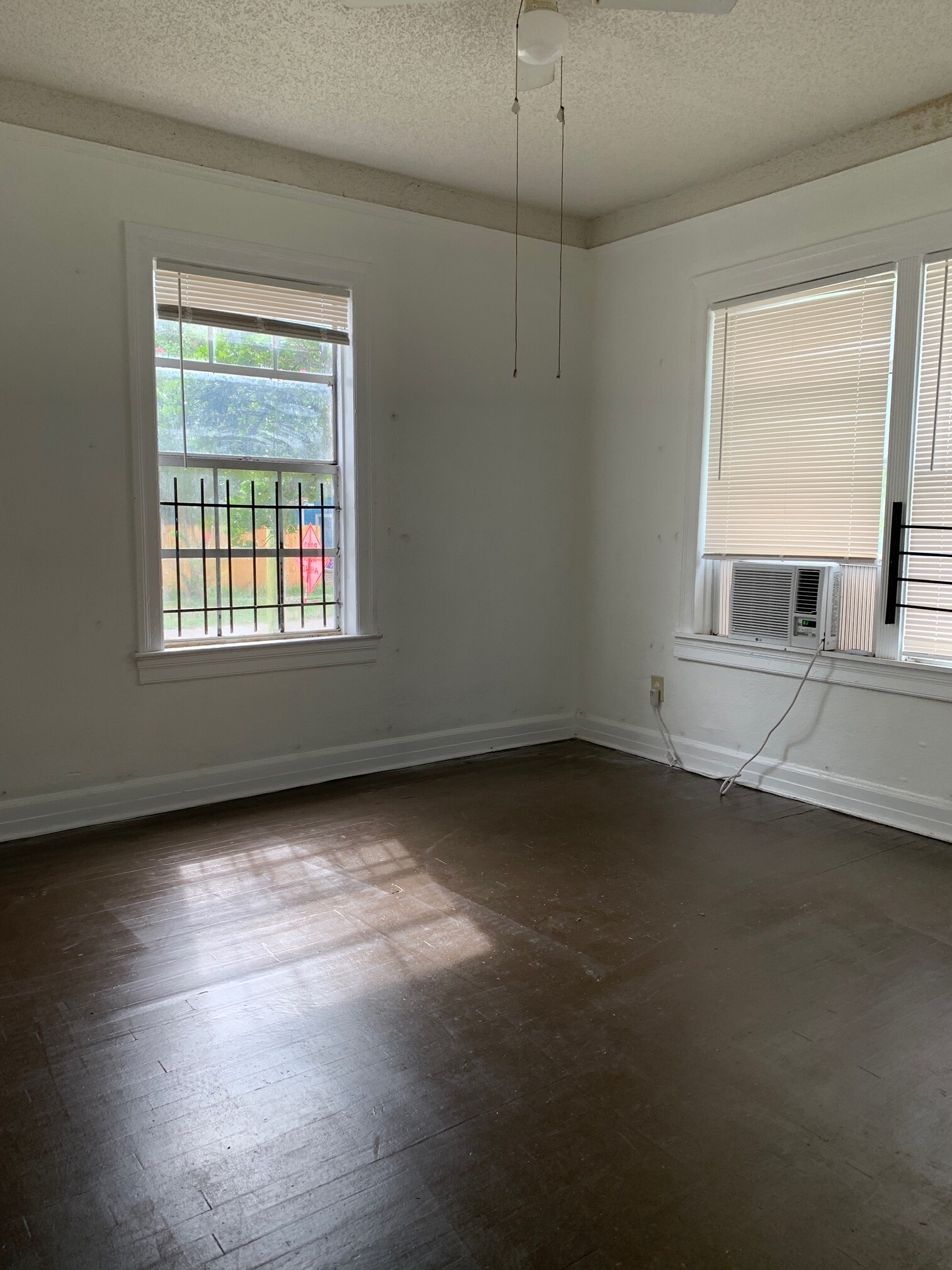 Building Photo - 2622 Boulevard St