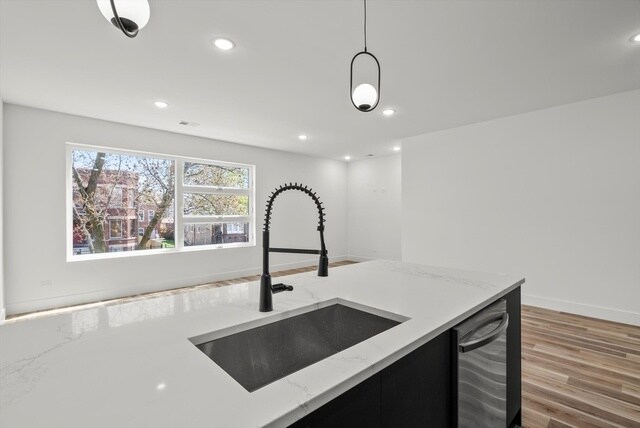 Building Photo - 6538 S Rhodes Ave
