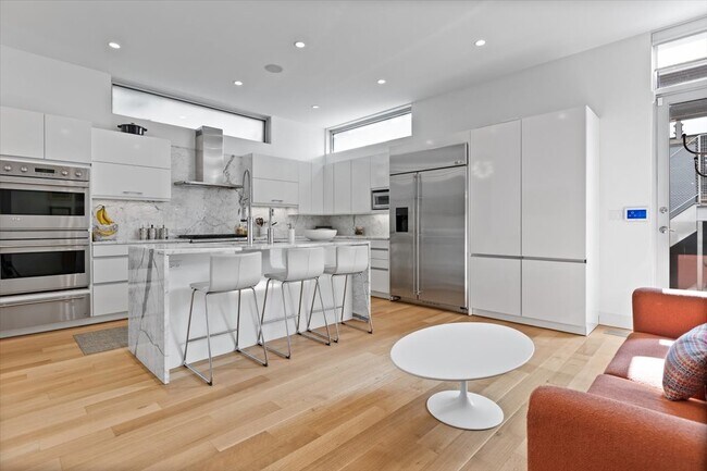 Building Photo - 1823 W Race Ave