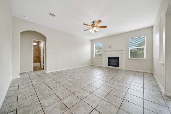 Building Photo - 3319 Fairmont Hills Ln