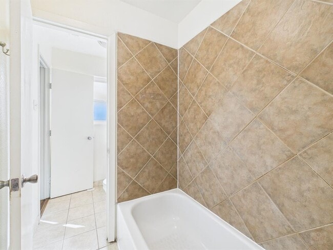 Building Photo - 1411 Kamar Dr