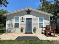 Building Photo - 131 Alexander Dr