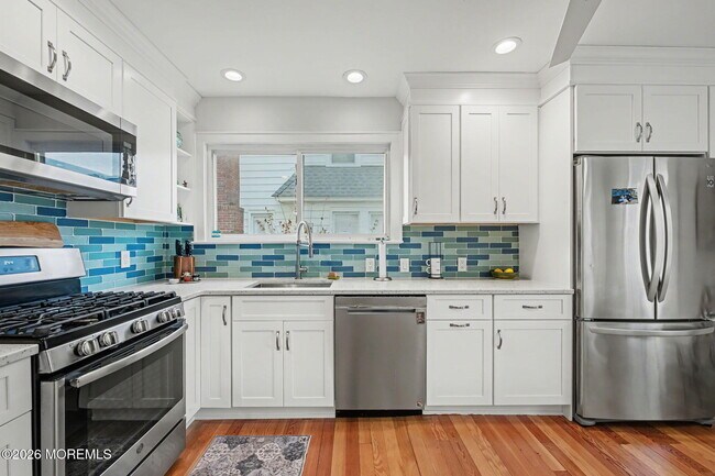 Building Photo - 404 Monmouth Ave