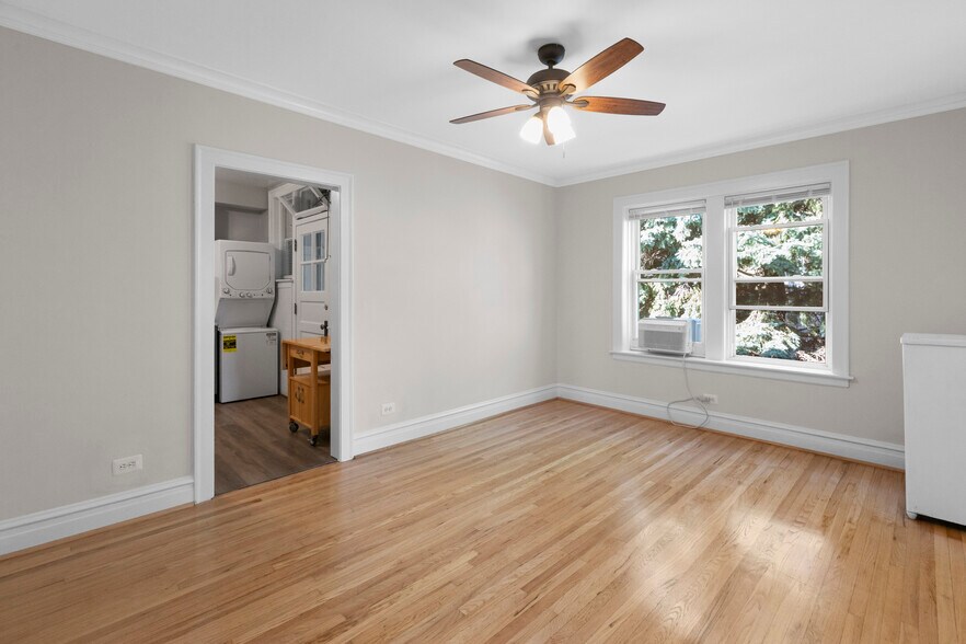 Building Photo - 120 Custer Ave