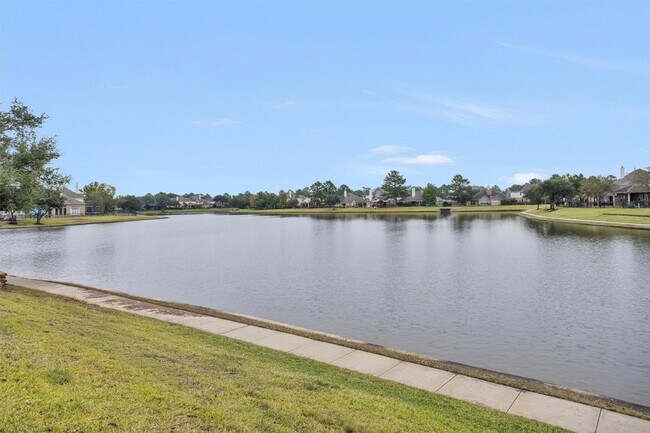 Building Photo - 3006 E Lake Falls Cir