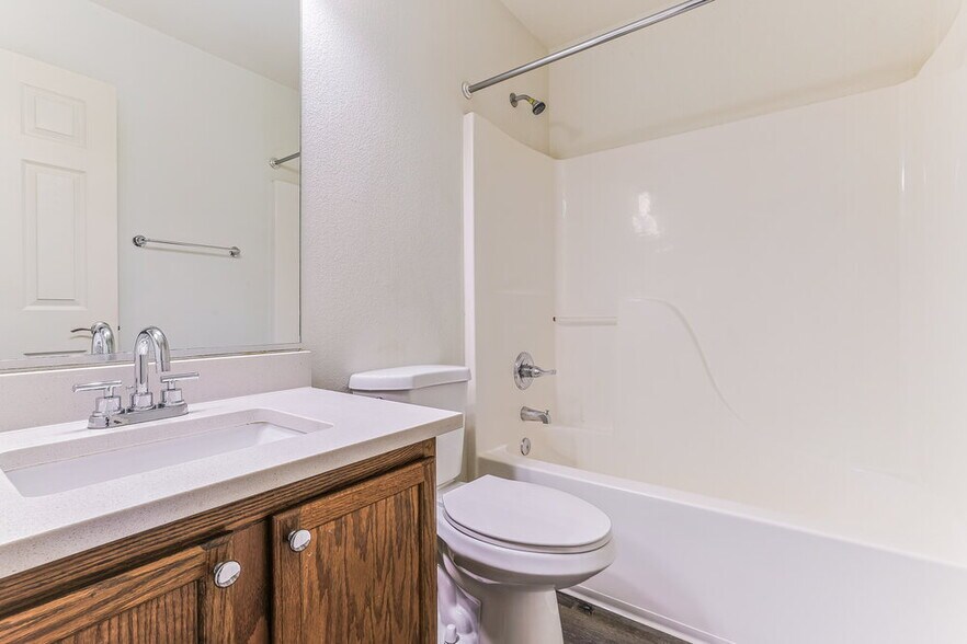 Building Photo - 120 S Valle Verde