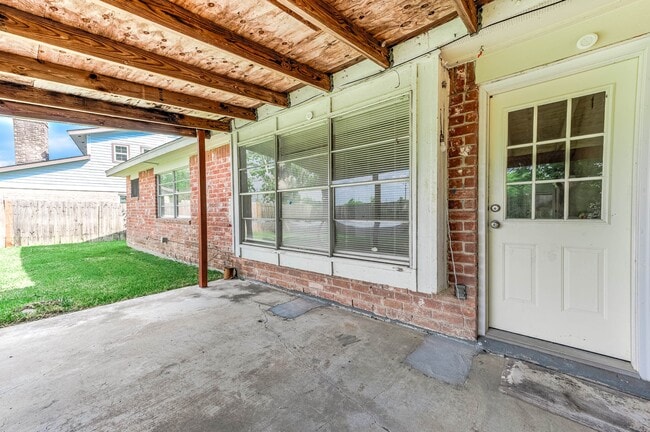 Building Photo - 13706 Towneway Dr