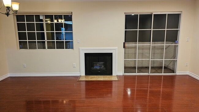 Building Photo - 14727 Magnolia Blvd