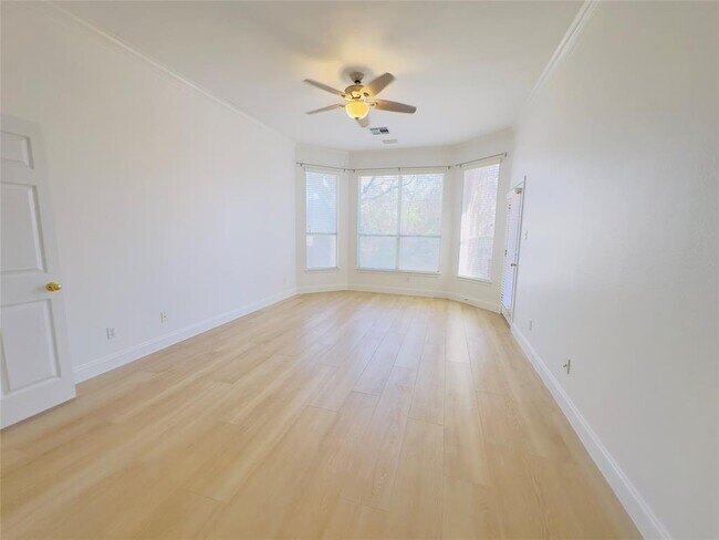 Building Photo - 621 S Lynnwood Trail