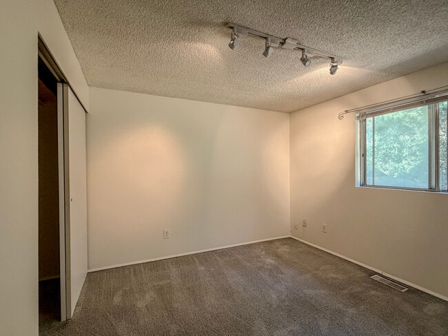 Building Photo - 21726 58th Ave W