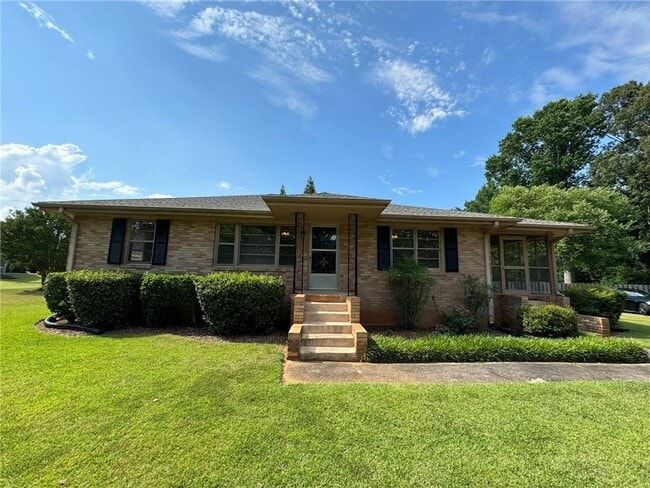 Building Photo - 5005 Lower Roswell Rd
