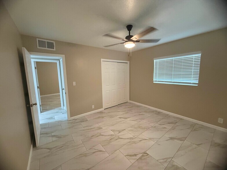 Building Photo - 4634 E Burns St