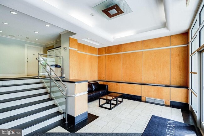 Building Photo - 1730 Arlington Blvd