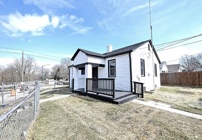 Building Photo - 3601 English Ave