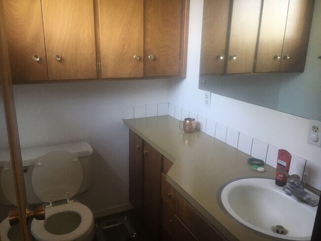 Building Photo - 855 Kenneth St