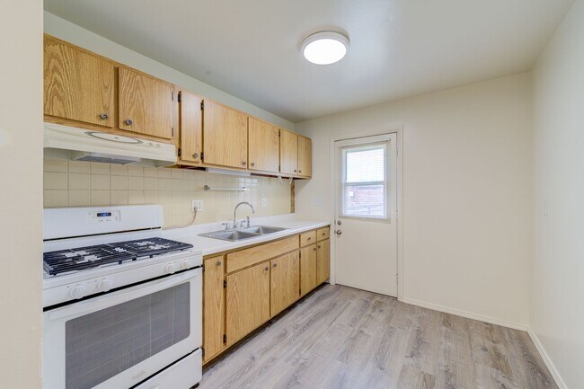 Building Photo - 3937 Jane Ave