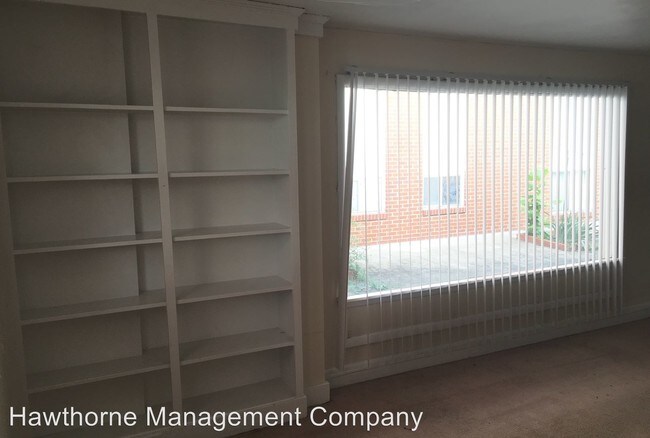 Interior Photo - 100-104 E Stewart Rd