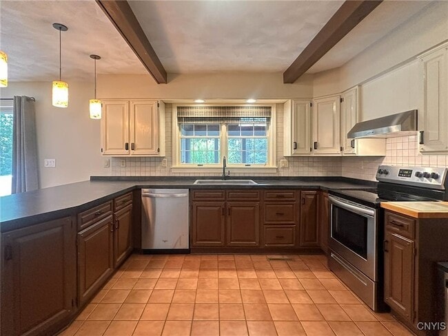 Building Photo - 97 1/2 Sanger Avenue Unit