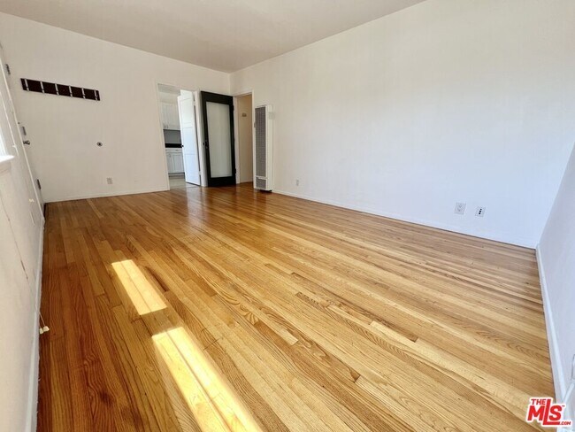 Building Photo - 2513 Euclid St