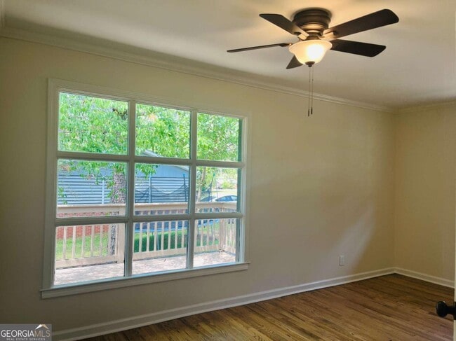 Building Photo - 203 S Chilton Crescent
