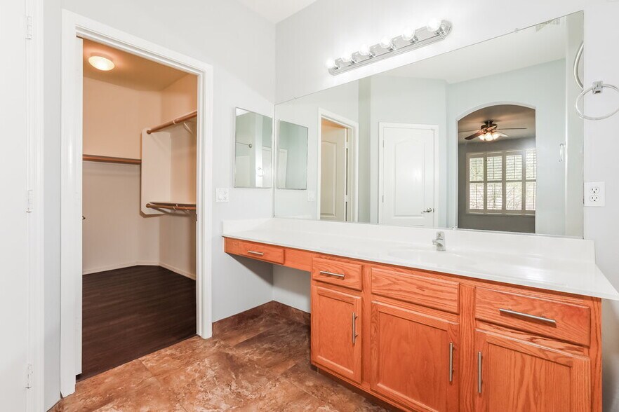 Building Photo - 20960 E Via Del Rancho Rd