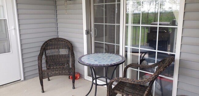 Building Photo - 3030 E Stillwater Landing