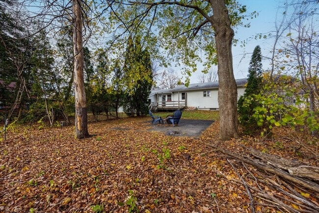 Building Photo - 26 Summit St