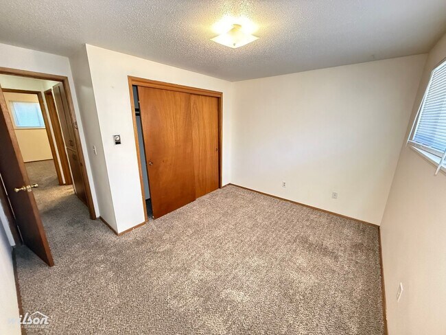 Building Photo - 1009 S 41st Ave
