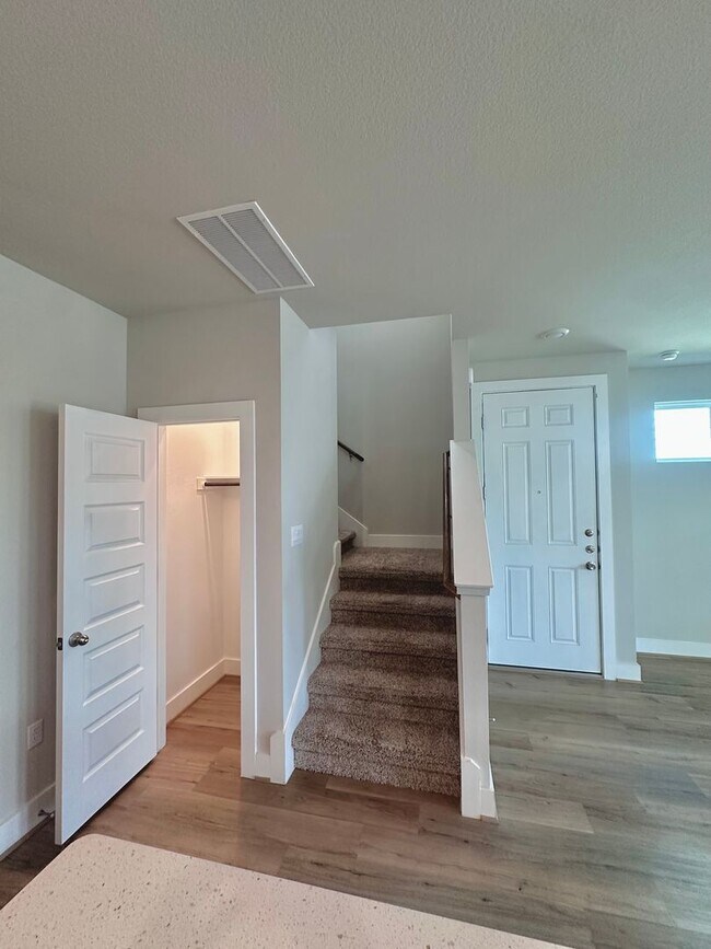 Building Photo - Modern 3-Bedroom, 2.5-Bathroom in Easton Park!