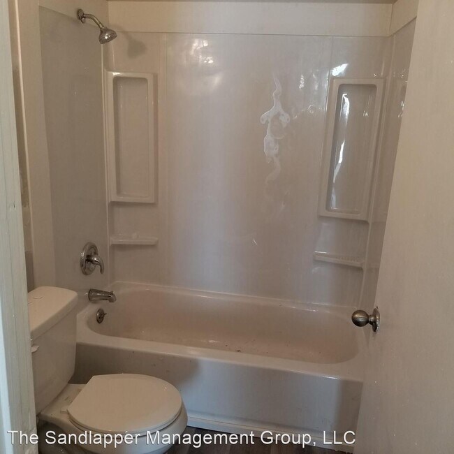 Building Photo - 1 br, 1 bath House - 1929B Iron Street