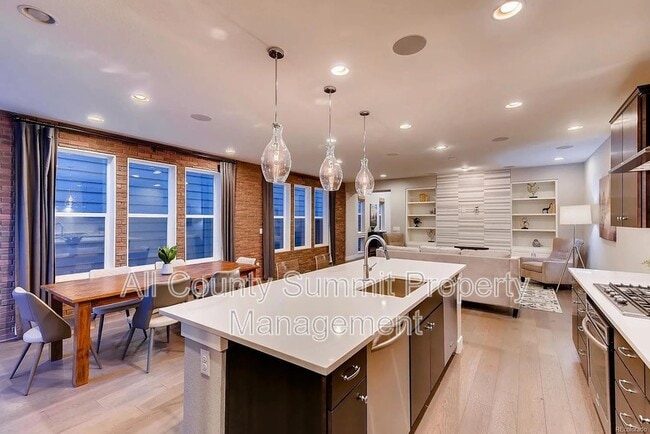 Building Photo - 1112 S Grant St