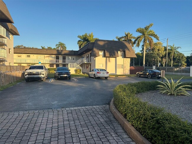 Building Photo - 8475 SW 94th St