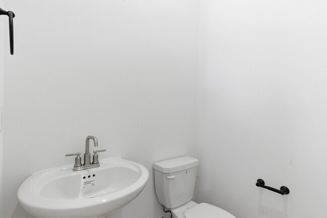 Building Photo - 1847 E Fiji St