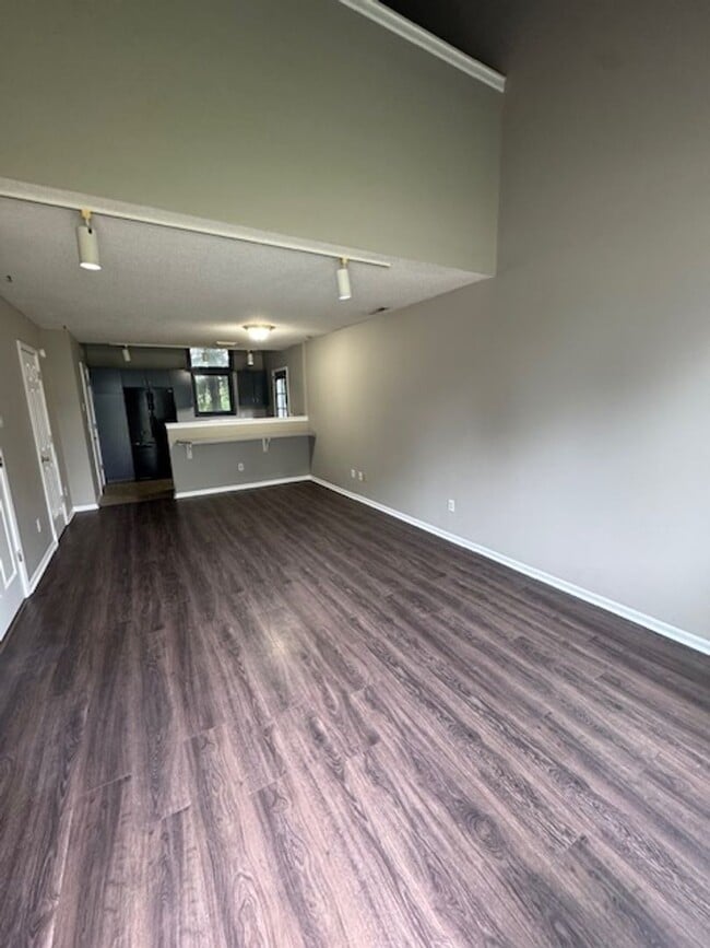 Building Photo - 1324 Lofton Way