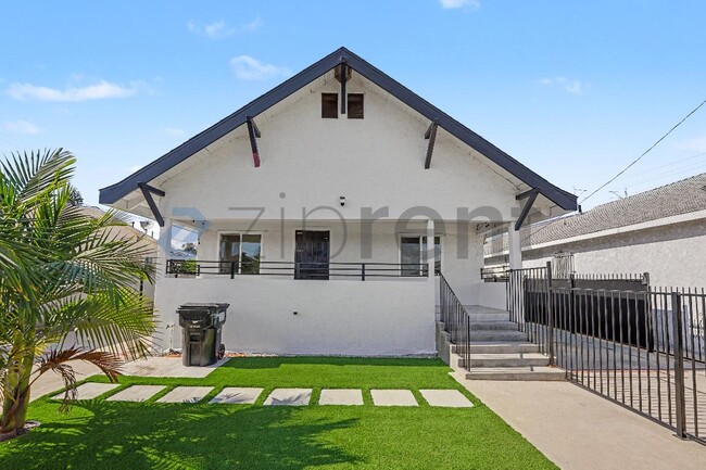 Building Photo - 1659 E 61st St