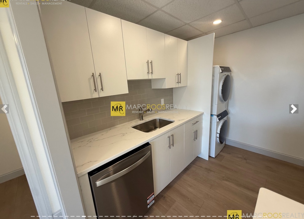 Building Photo - 471 Commonwealth Ave