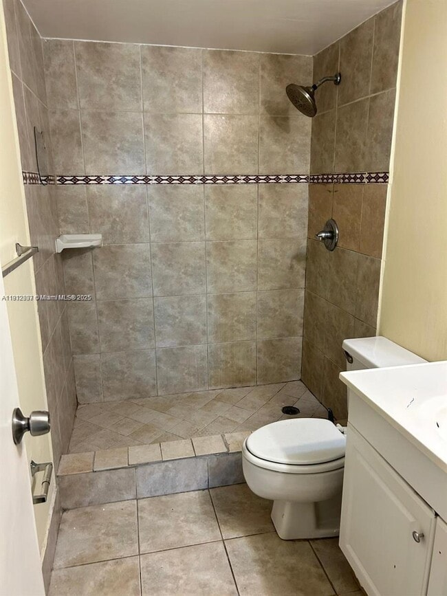 Building Photo - 189 Lakeview Dr