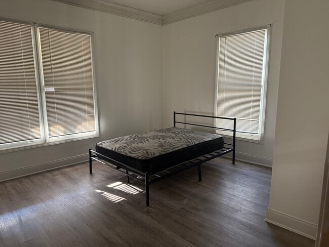 Building Photo - 876 McDaniel St SW